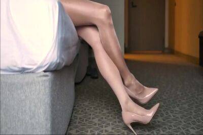 She Her Incredible Legs In Glossy Pantyhose - shemalez.com