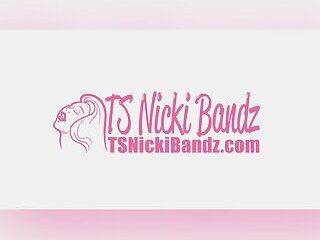 Nicki Bandz jerk and cum - ashemaletube.com