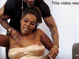blacktgirlshardcore a boss with a dude - ashemaletube.com